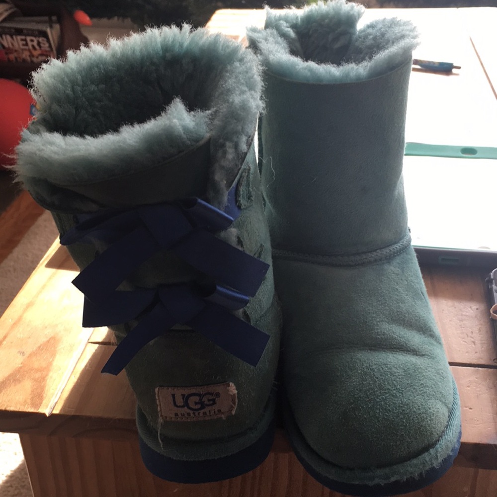Teal girls’ Uggs - size 2